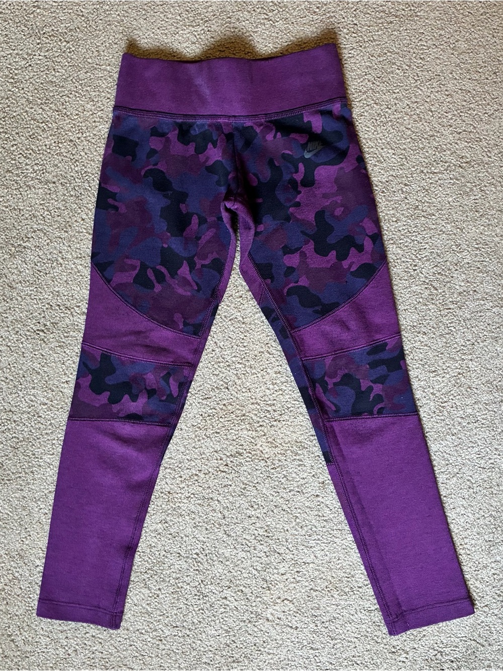 Damaged•• kids Nike purple camo leggings pants joggers size M 6/7